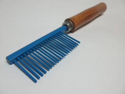 抜け毛を優しく処理するくし